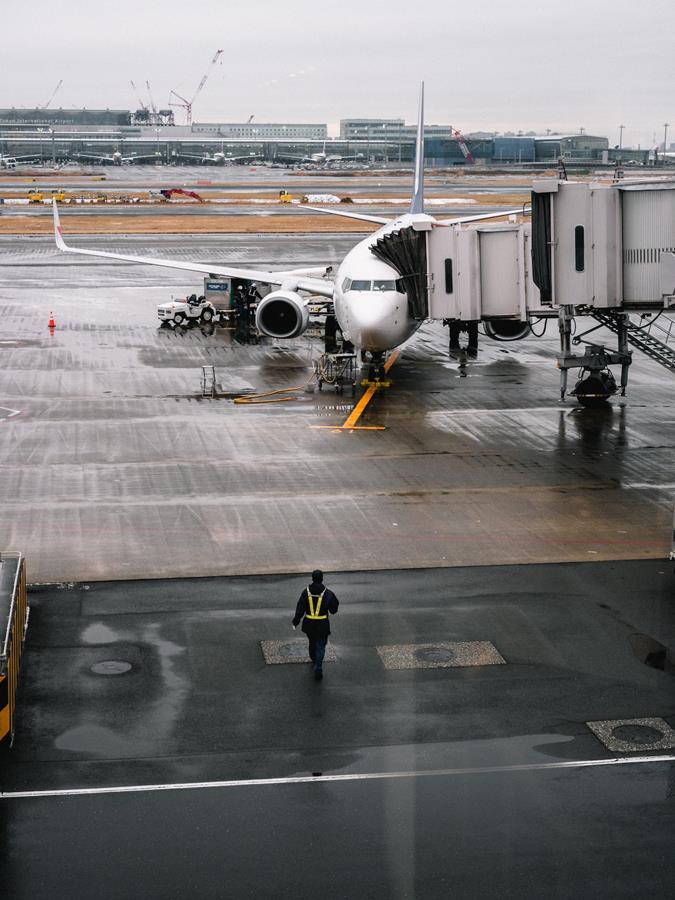 Kiedy pasażerowie opóźnionych lotów mogą liczyć na odszkodowanie?
