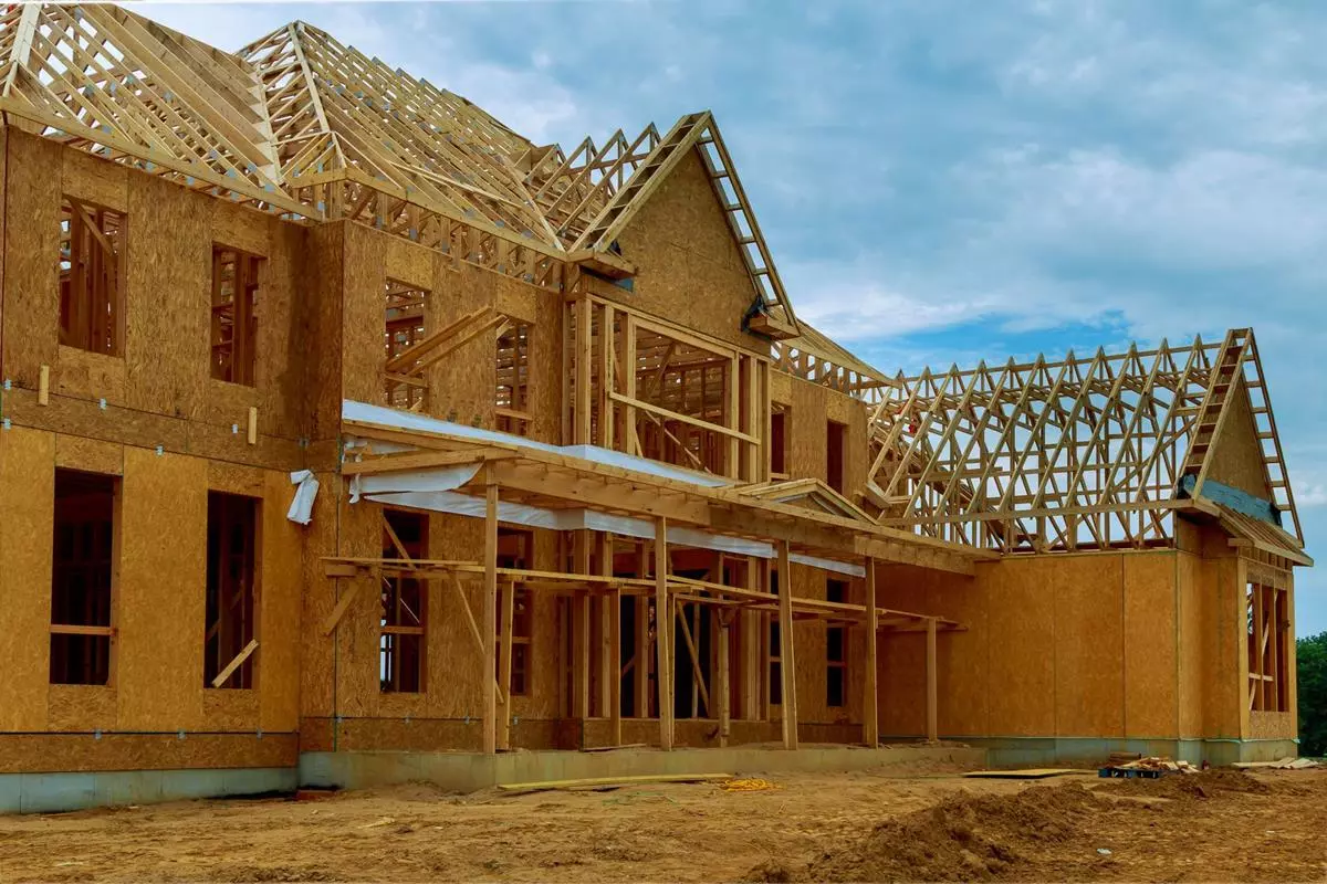 Wyjątkowe konstrukcje drewniane – domy szkieletowe na miarę twoich marzeń